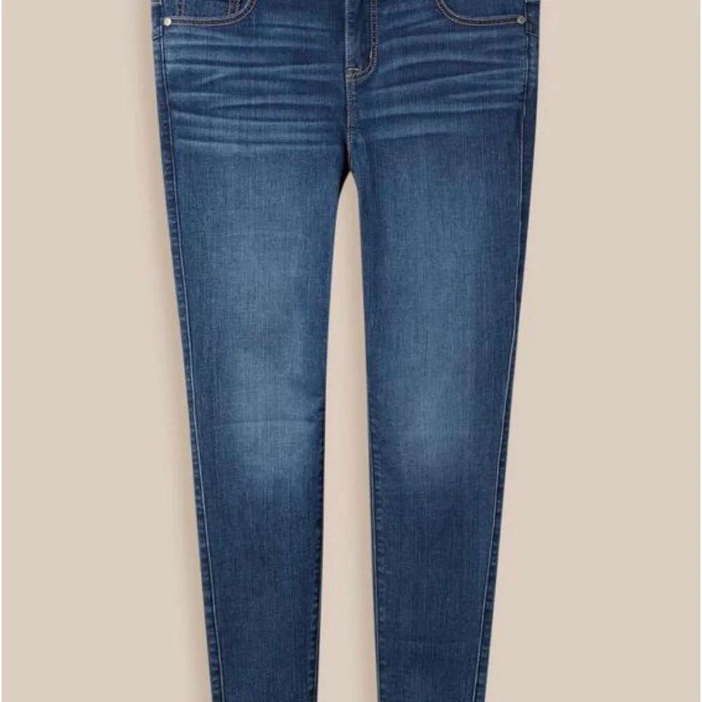 Torrid - Picture 2 of 6